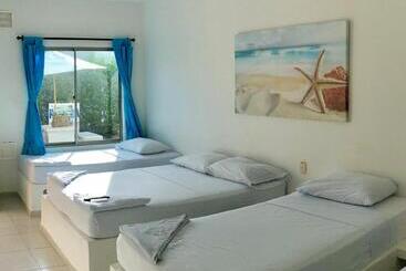 هتل آپارتمان Blue Aparta