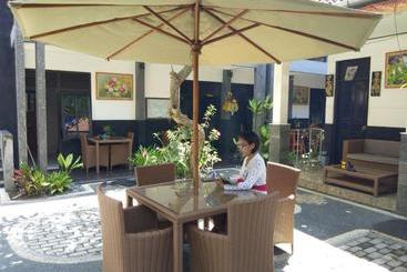 پانسیون Tirta Yoga Inn