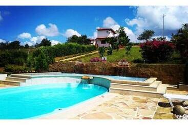 پانسیون Aires Del Sauzalito