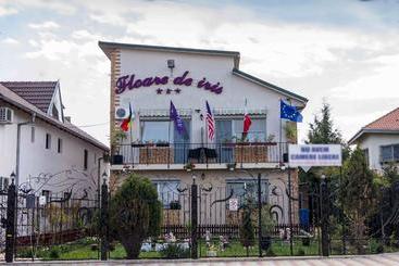 פנסיון Floare De Iris