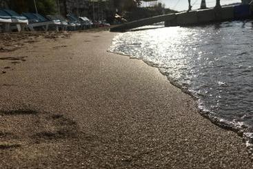 Seaside Apart