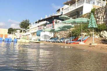 Seaside Apart