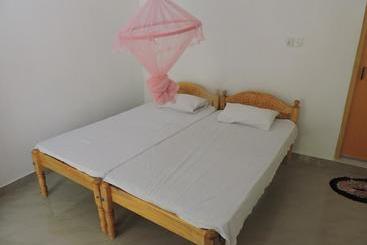 پانسیون Gopalapuram Guest House