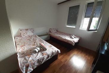 پانسیون Guest House Zarnovel Palace