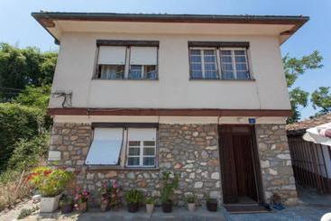 پانسیون Villa Ella