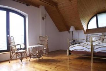 پانسیون Villa Katrina