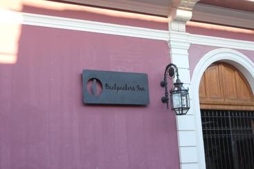 هاستل Backpackers Inn