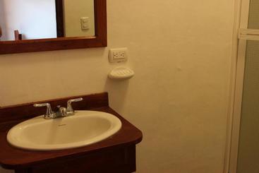هاستل Backpackers Inn