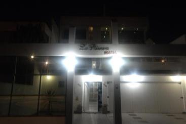 پانسیون Hostal La Rivera
