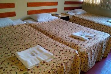 پانسیون Hostal La Rivera