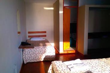 پانسیون Hostal La Rivera