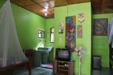 پانسیون Rain Forest Guest House