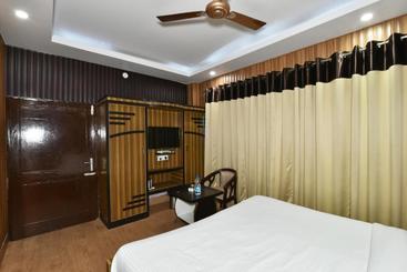 پانسیون Surbhi Guest House