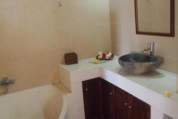 پانسیون West Bali Villas Umasari Resort