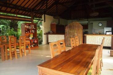 پانسیون West Bali Villas Umasari Resort