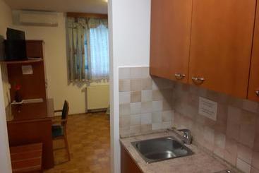 پانسیون Apartment Sobe Ravbar