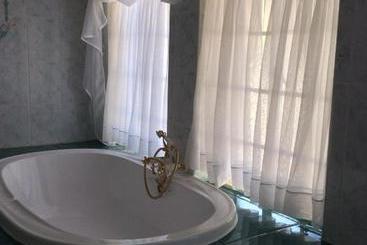 پانسیون Florentia Guest House