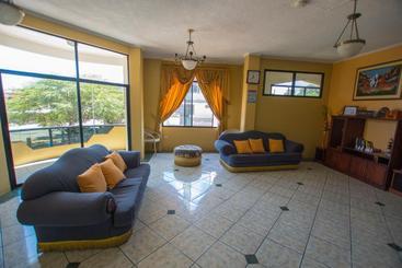 پانسیون Hostal Andry