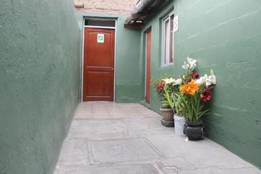 پانسیون Hostal Cali