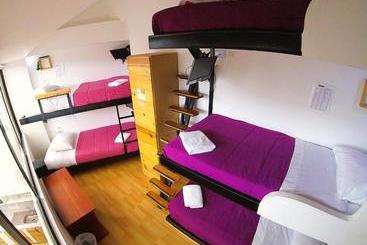 پانسیون Hostal De La 57