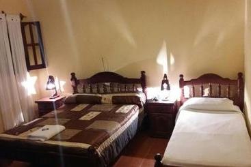پانسیون Hostal Las Carretas