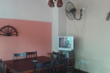 پانسیون Hostal Las Carretas