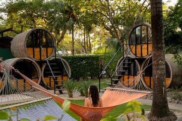 هاستل Pipe House Playa Grande
