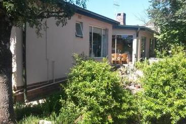 پانسیون Onze Rust Guest House And Caravanpark