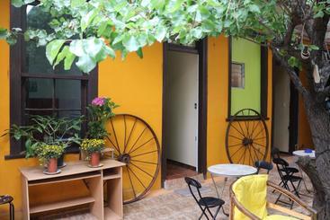 پانسیون Hostal Vicmar