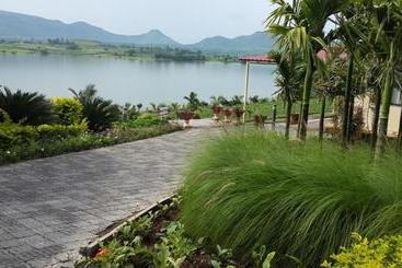 Savana Lake Resort
