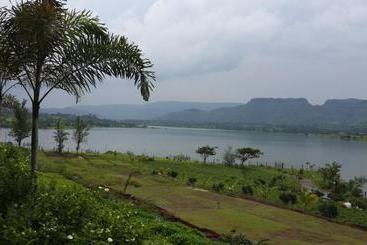 Savana Lake Resort