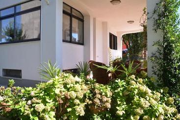 پانسیون Apartments Bertok