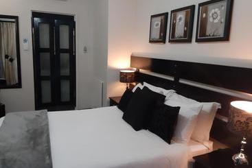 펜션 @the Villa Guest House