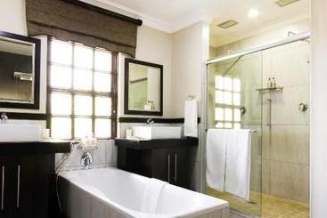 펜션 @the Villa Guest House