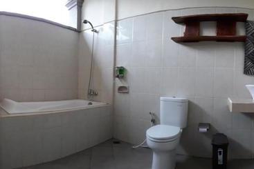 پانسیون Villa Bungsil Gading