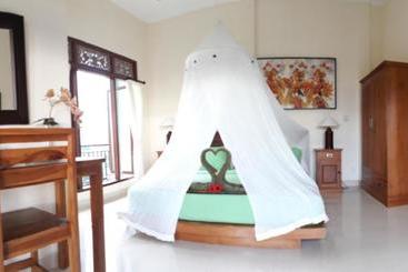 پانسیون Villa Bungsil Gading