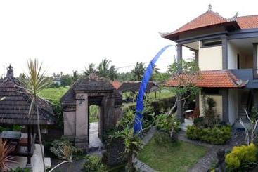 پانسیون Villa Bungsil Gading