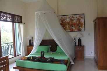 پانسیون Villa Bungsil Gading