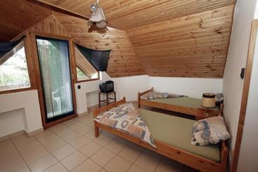 Vöröskő Apartmanház