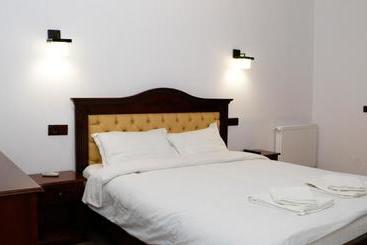 هاستل Hanu Lui Gica Spa