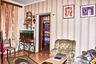 پانسیون California Guest House