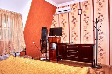 پانسیون California Guest House