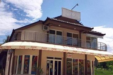 پانسیون Guest House Konak Iris