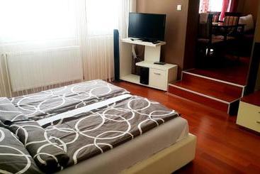 پانسیون Guesthouse Villa Elizabet
