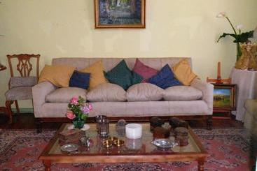 پانسیون Hostal Renoir