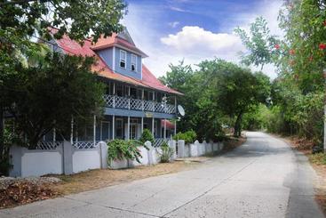 پانسیون Coconut Paradise Lodge