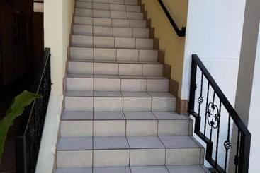 پانسیون Hostal Casa Vieja