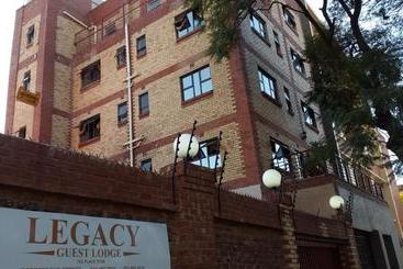 پانسیون Legacy Guest Lodge