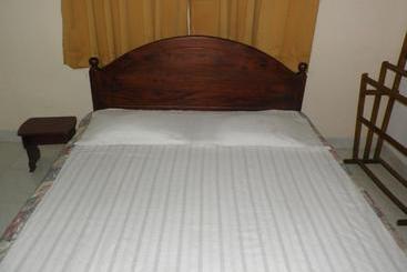 پانسیون Mccarthy Guesthouse