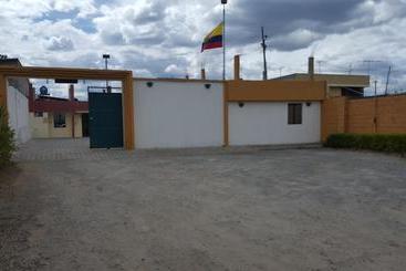 پانسیون Hostal La Joya